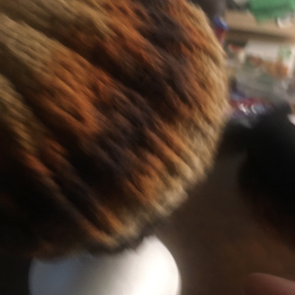 Beautiful hat - Picture 3 of 5